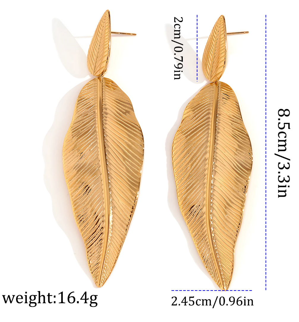 Pozłacane 18-karatowym złotem kolczyki Tropical Long Leaf z zawieszką w kształcie serca