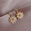 18K kullattu Pearl Daisy korvakorut